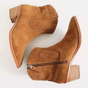 NWOT DOLCE VITA Solow Western Brown Suede Ankle Booties
